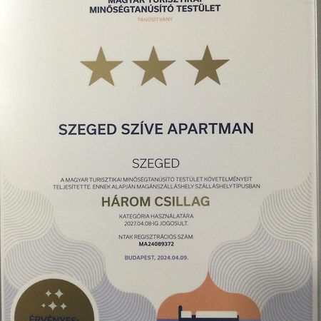 Szeged Szive Apartman Buitenkant foto